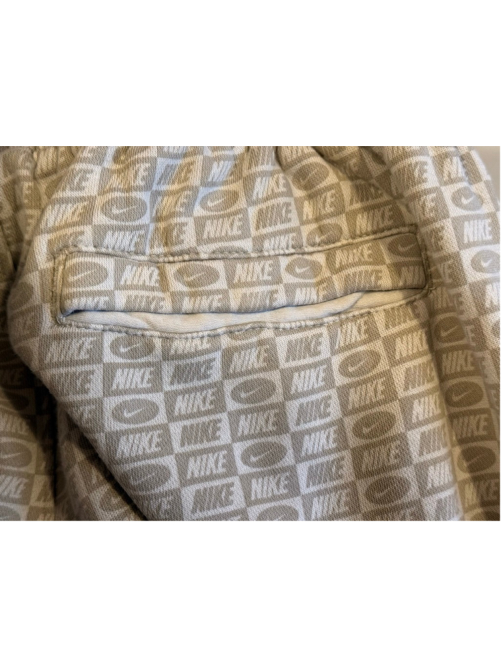 Nike Men’s All-Over Logo Tan Khaki/Beige Jogger Sweatpants Size M - Picture 7 of 7
